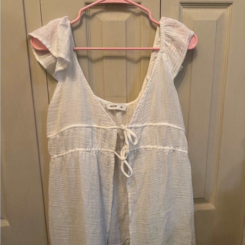 Hollister Cream Textured Tie-Front Top